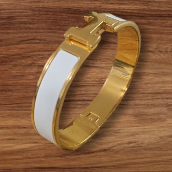 Authentic Hermes Narrow Click H Bracelet in Enamel with Gold-Plated hardware - Picture 3 of 7